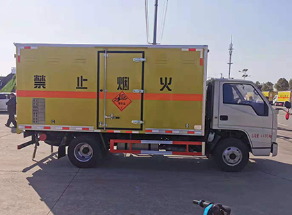 月湖爆破器材运输车