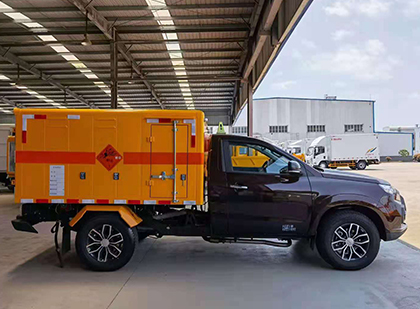 月湖爆破器材运输车